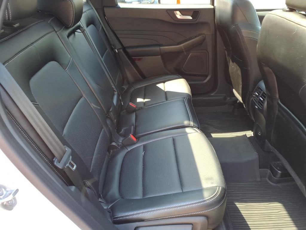 Certified 2022 Ford Escape SEL AWD/4WD image 18