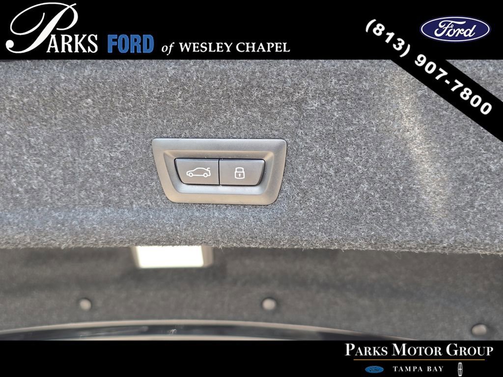 Used 2024 BMW 330i xDrive Sedan w/ M Sport Package AWD/4WD image 9