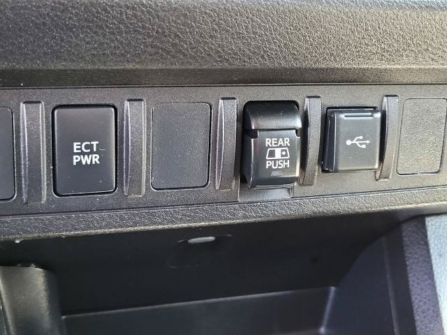 Used 2022 Toyota Tacoma SR5 RWD image 22