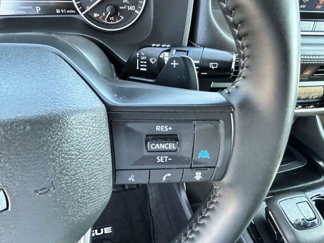 Used 2025 Nissan Rogue SV FWD image 11