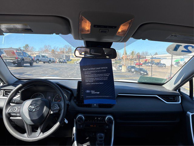 Used 2021 Toyota RAV4 LE AWD/4WD image 21