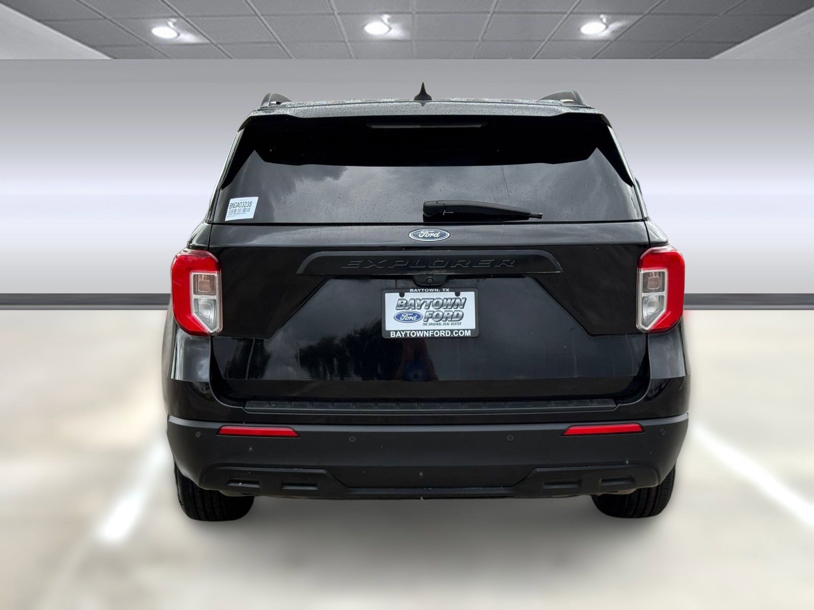 Certified 2022 Ford Explorer XLT w/ Equipment Group 202A image 4