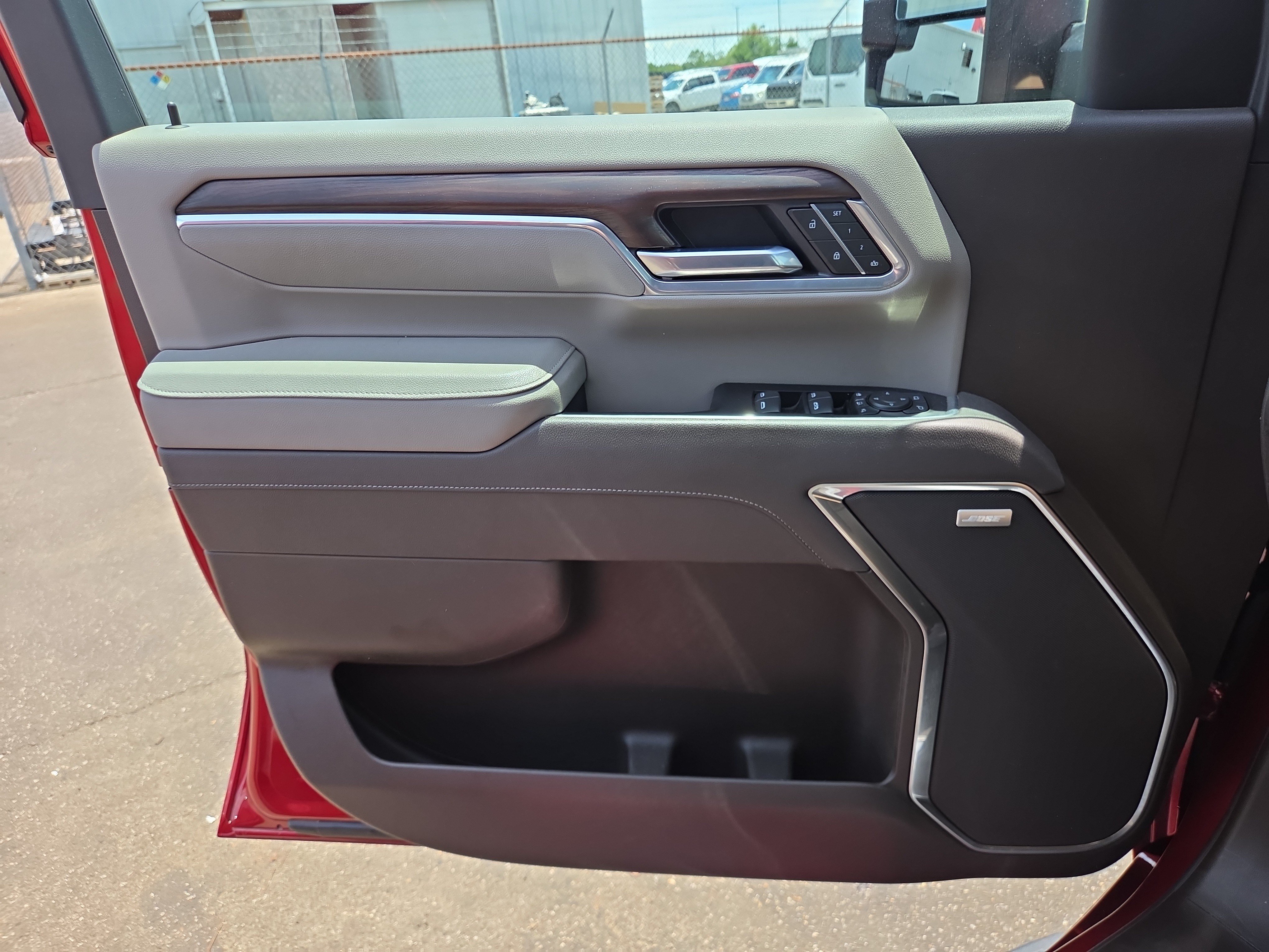 Used 2025 GMC Sierra 2500 SLT w/ SLT Premium Package AWD/4WD image 19