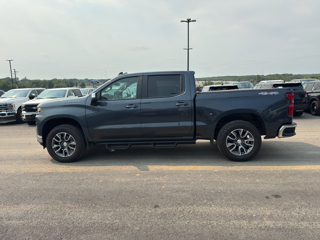 Used 2022 Chevrolet Silverado 1500 LT AWD/4WD image 8