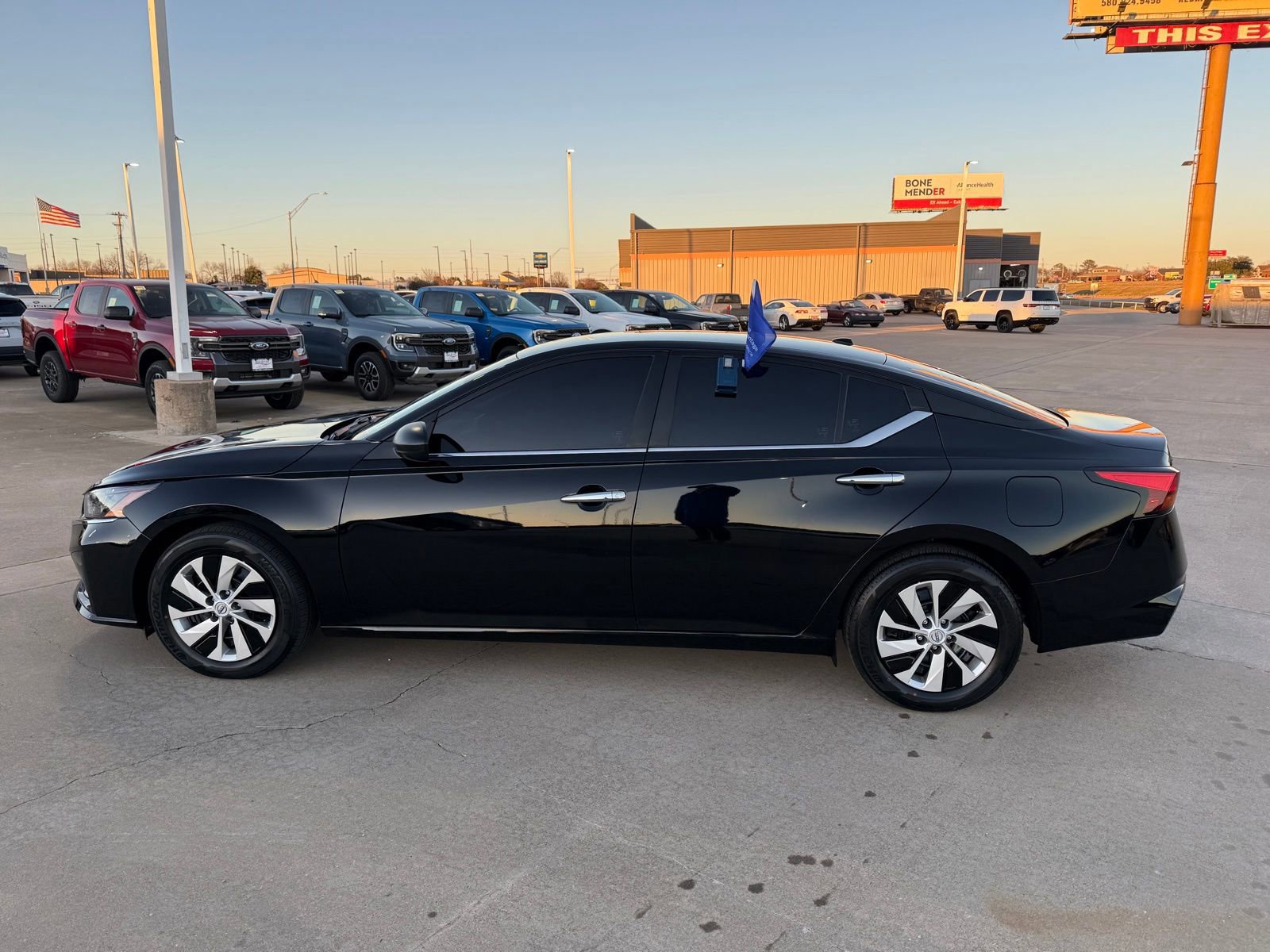 Used 2025 Nissan Altima 2.5 S image 2