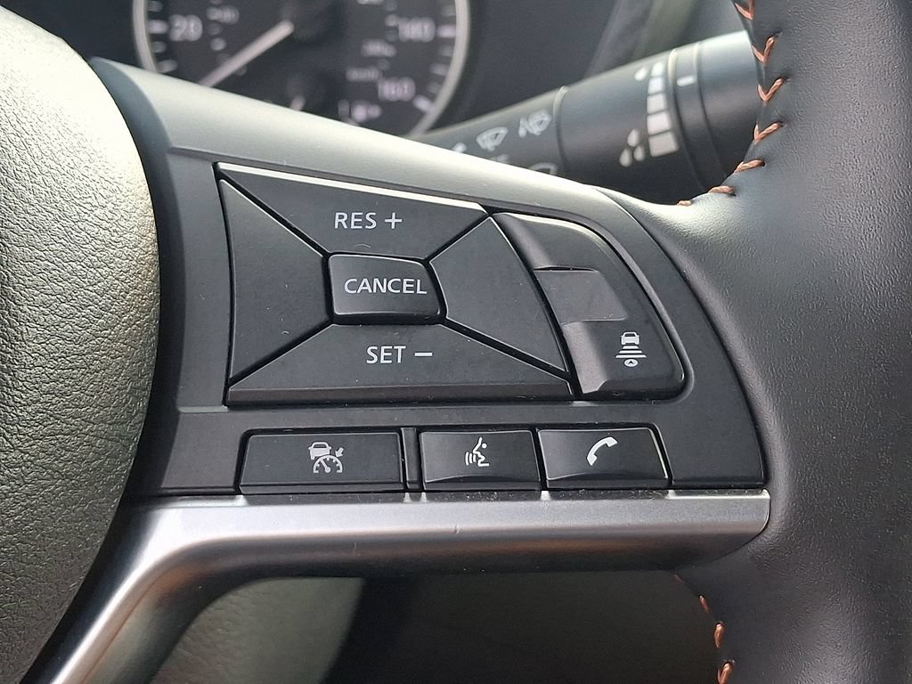 Used 2025 Nissan Sentra SR FWD image 21