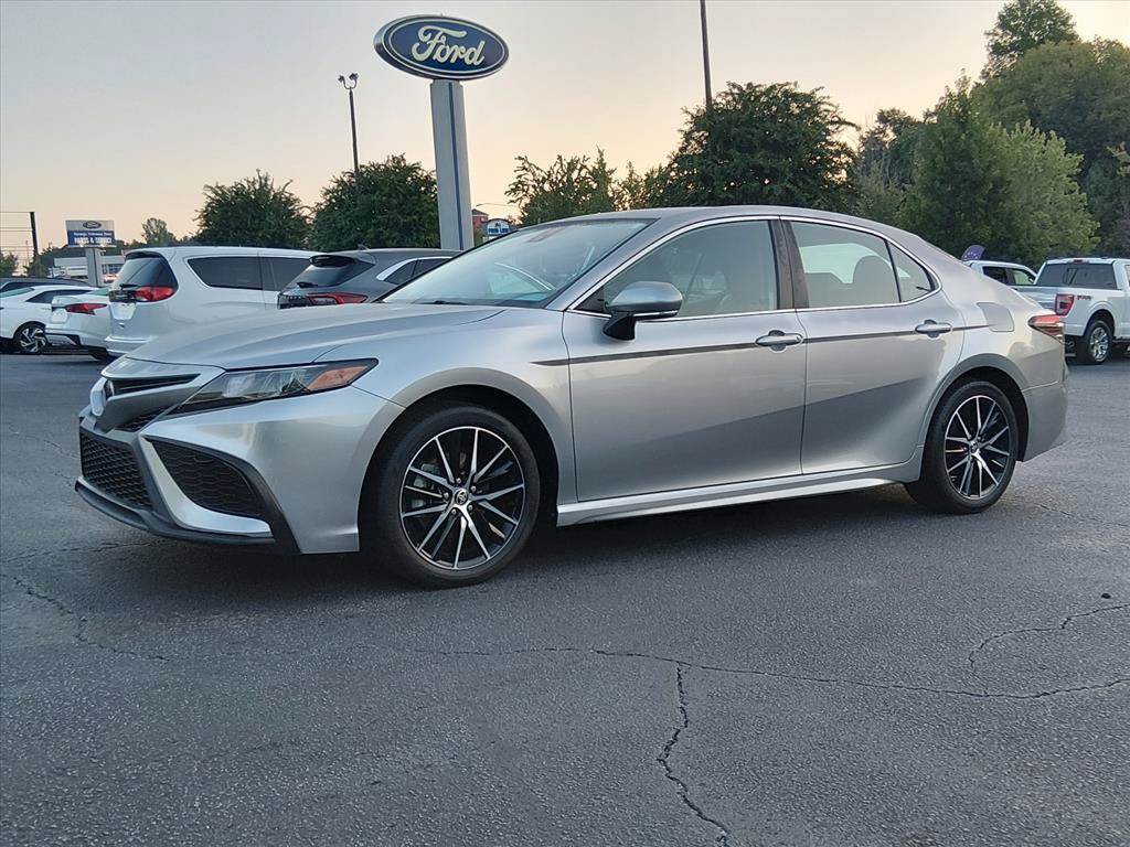 Used 2023 Toyota Camry SE FWD image 8