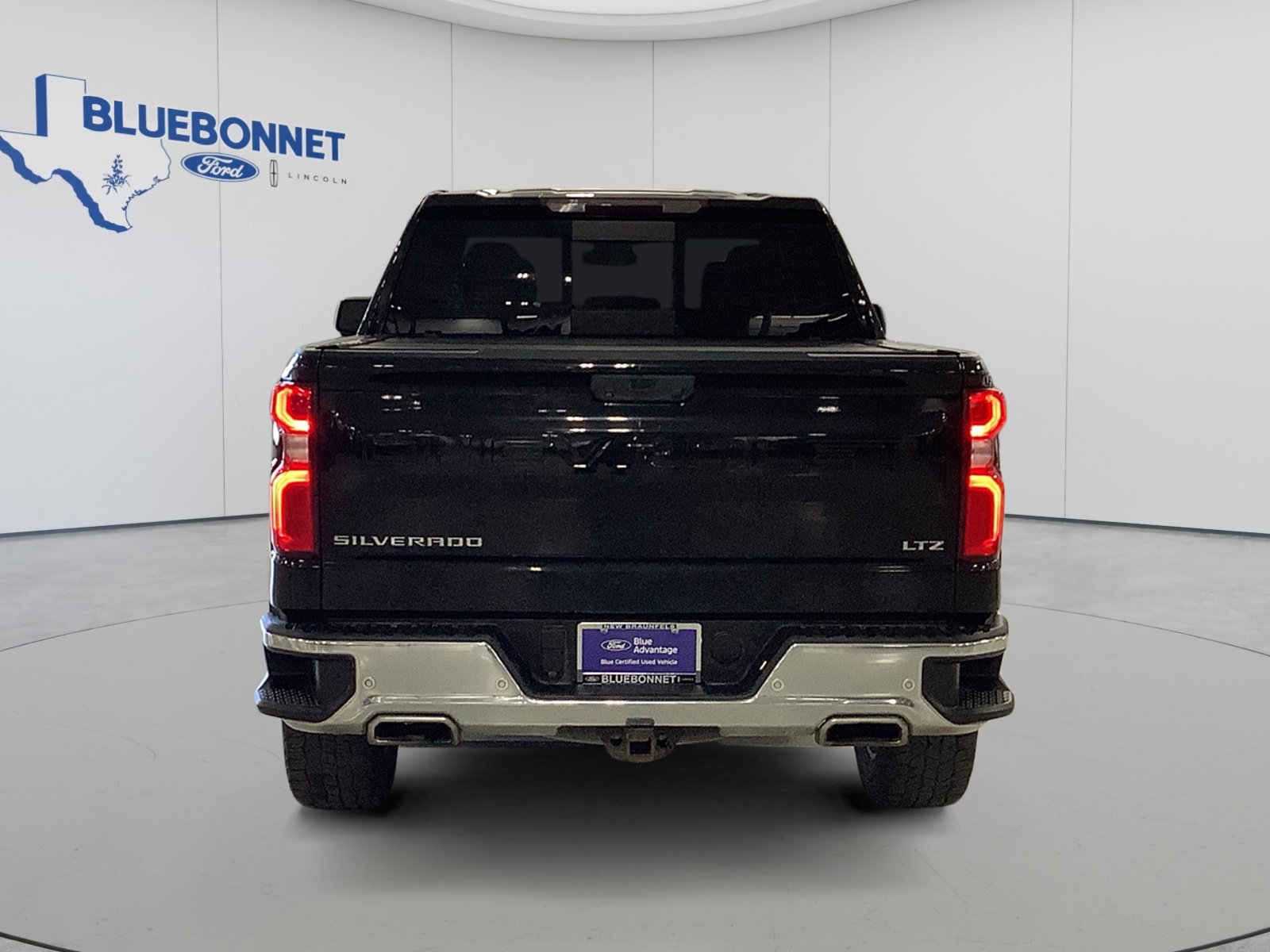 Used 2022 Chevrolet Silverado 1500 LTZ w/ LTZ Premium Texas Edition AWD/4WD image 6