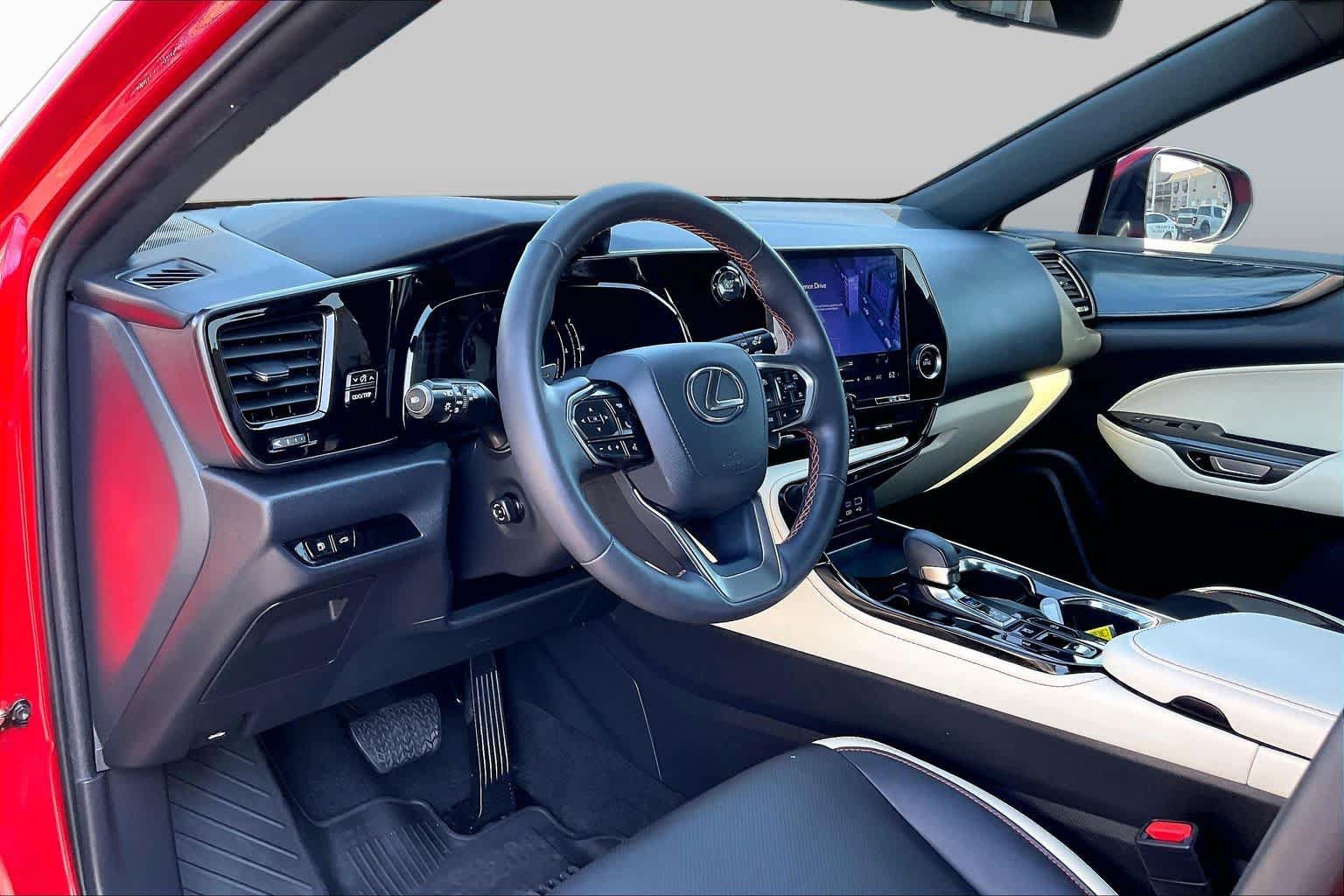 Used 2024 Lexus NX 250 FWD w/ Towing Package (2000 Lbs) image 16