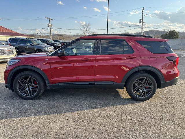 Certified 2025 Ford Explorer ST-Line w/ Premium Package image 6