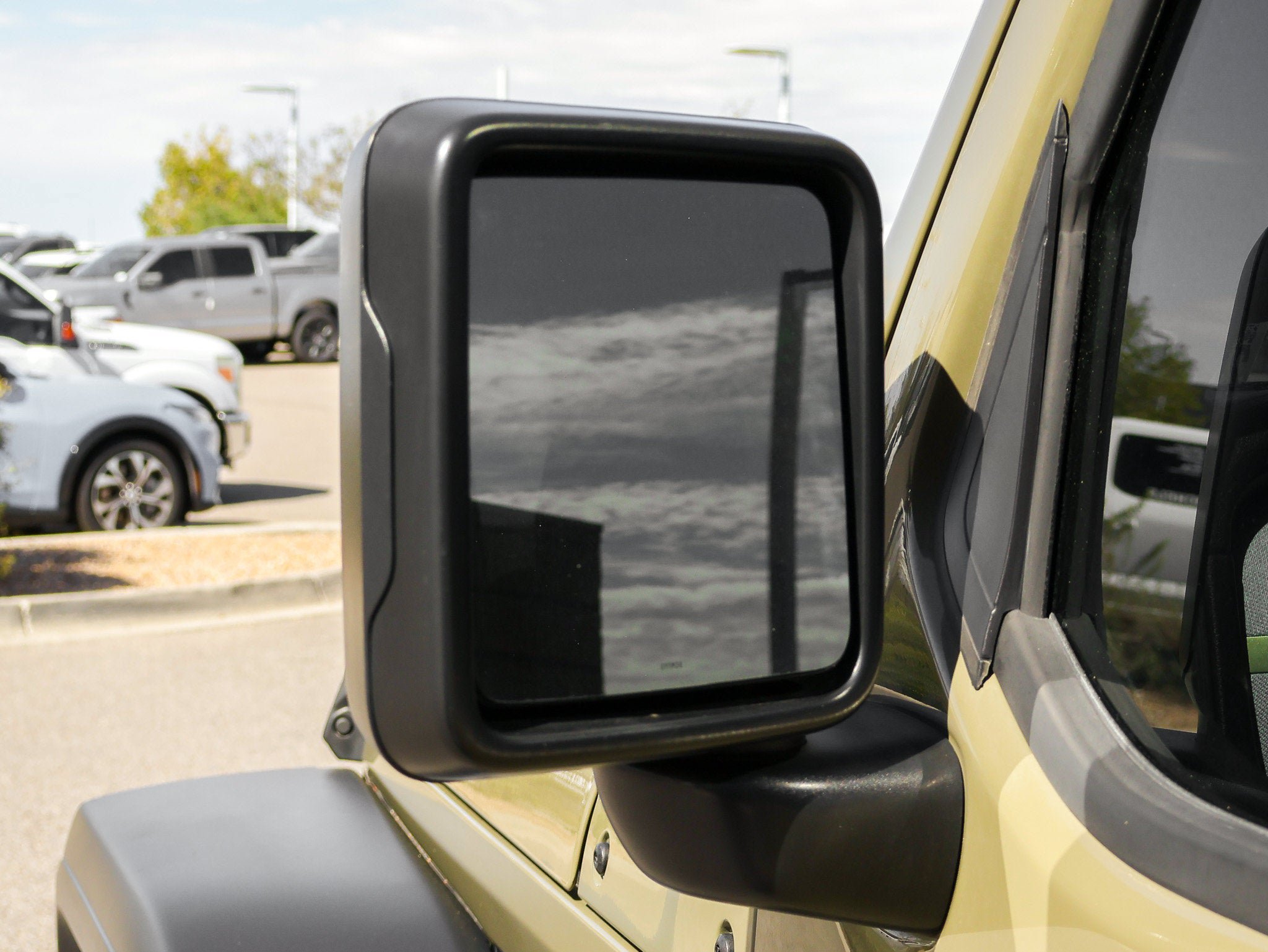 Used 2025 Jeep Wrangler Unlimited Sport AWD/4WD image 17