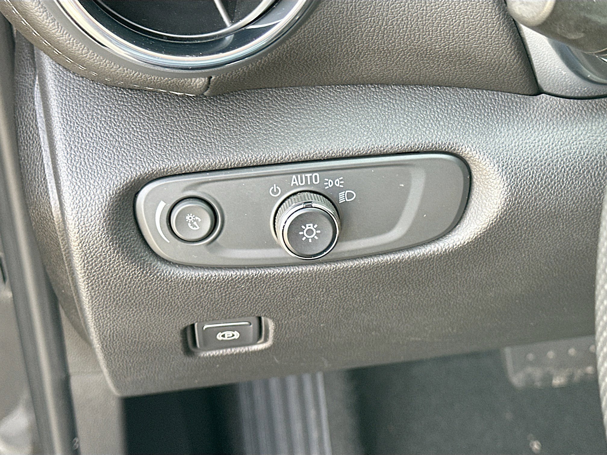 Used 2023 Chevrolet Blazer LT image 10