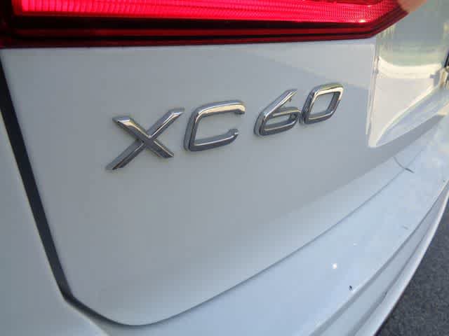 Used 2022 Volvo XC60 B5 R-Design AWD/4WD image 33