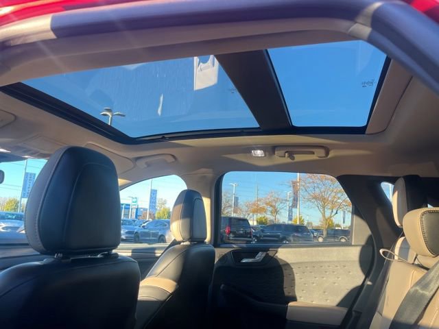 Certified 2020 Ford Escape Titanium w/ Titanium Premium Package 2.0 image 19