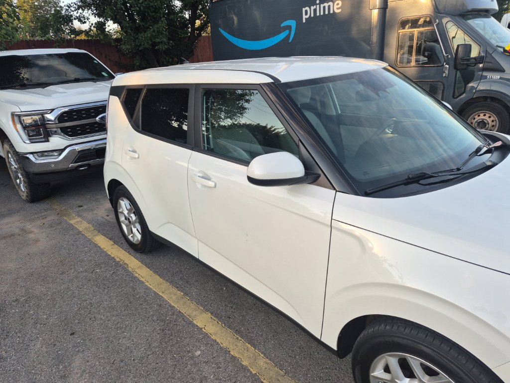 Used 2024 Kia Soul LX w/ LX Technology Package FWD image 24