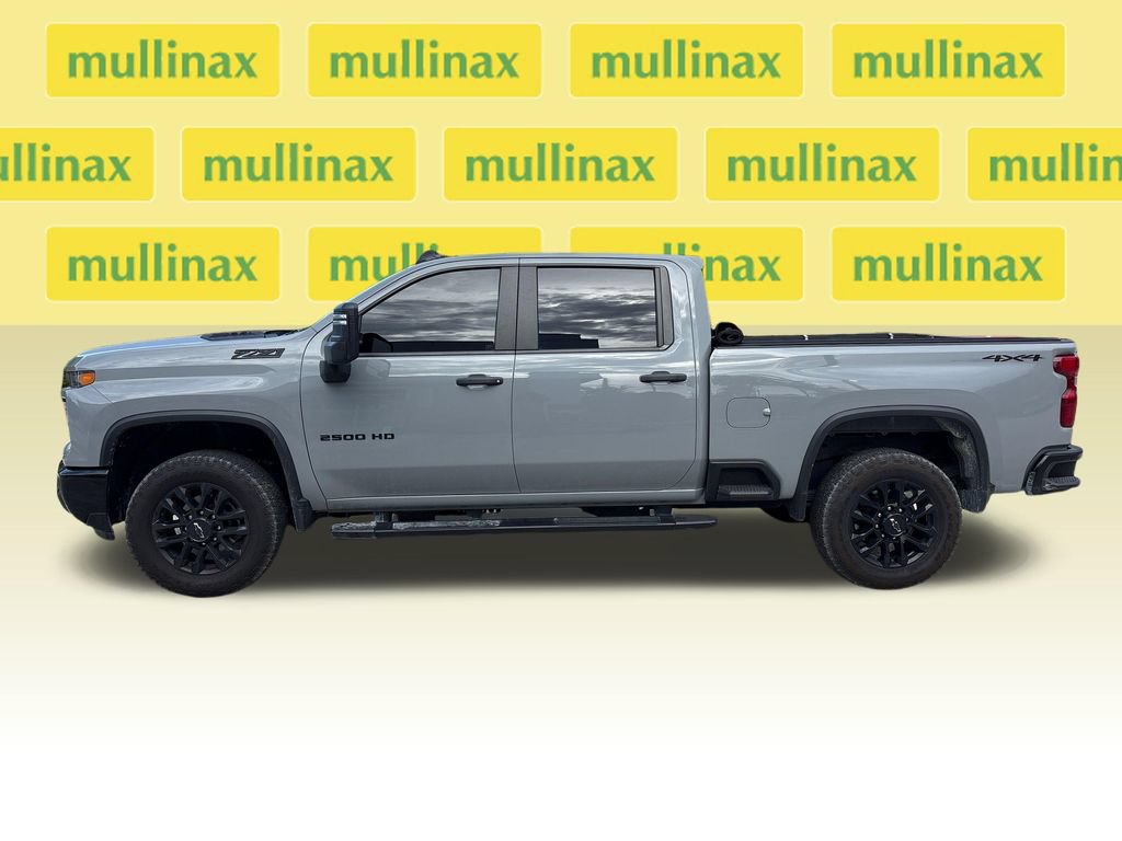 Used 2025 Chevrolet Silverado 2500 Custom w/ Custom Value Package AWD/4WD image 9