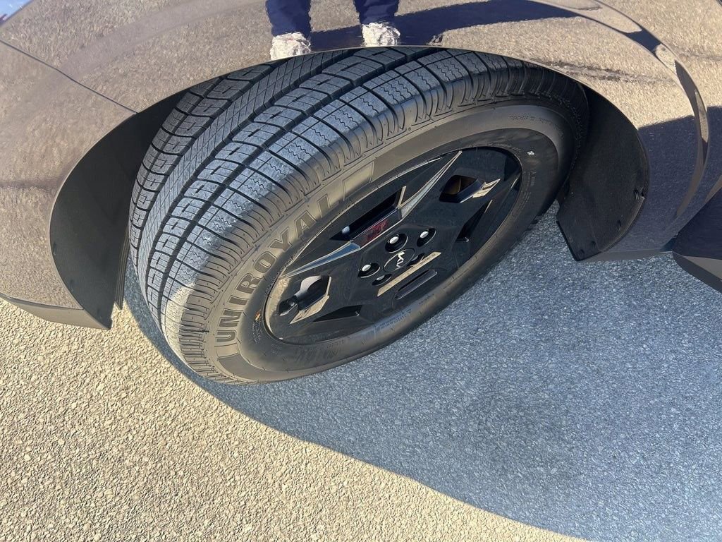 Used 2025 Kia Carnival image 35