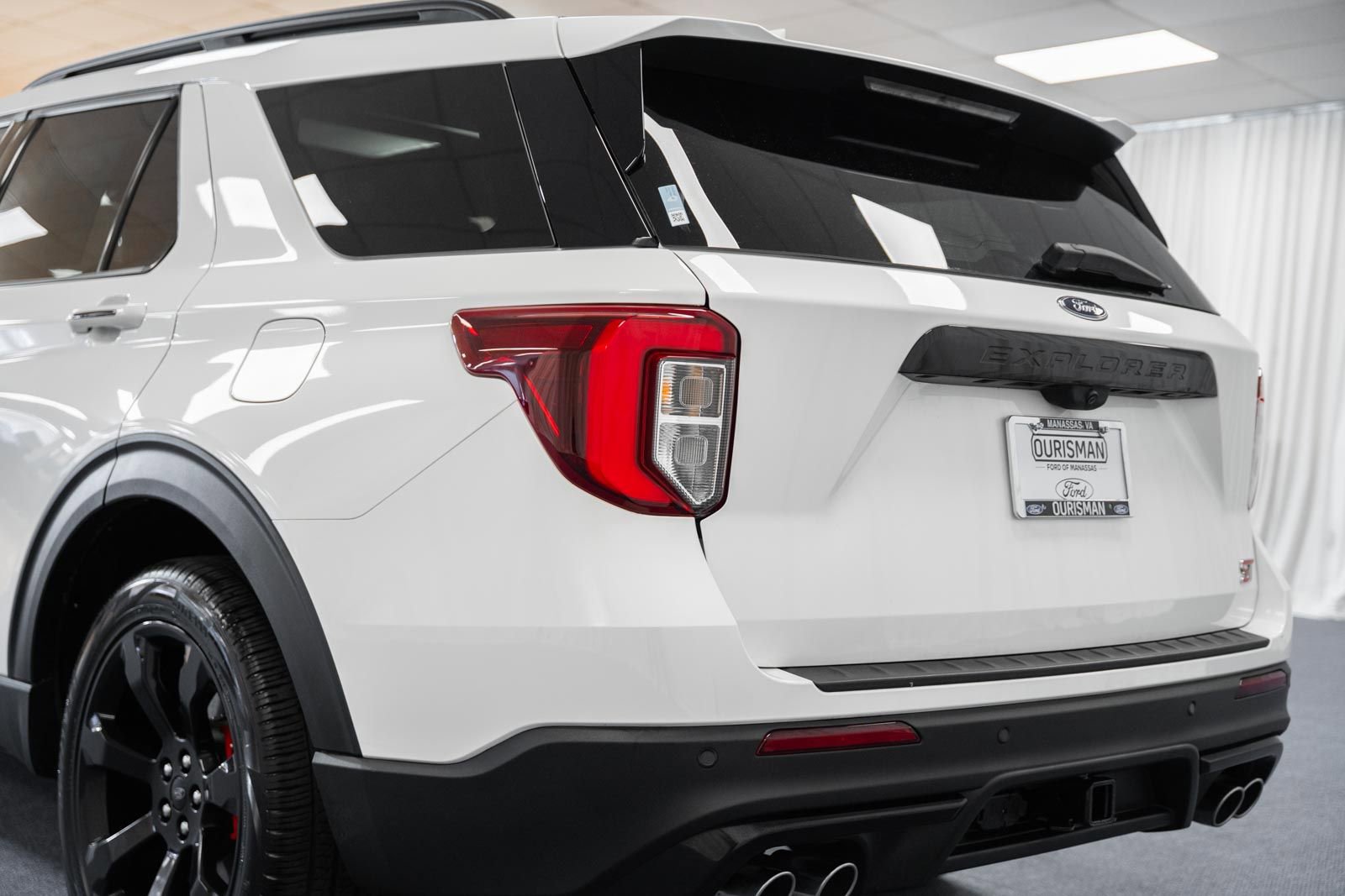 Certified 2024 Ford Explorer ST w/ Equipment Group 401A image 6