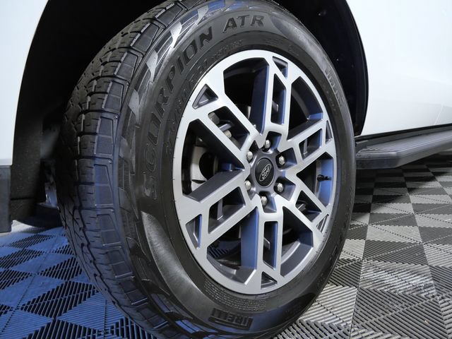 Certified 2025 Ford Expedition Active AWD/4WD image 9