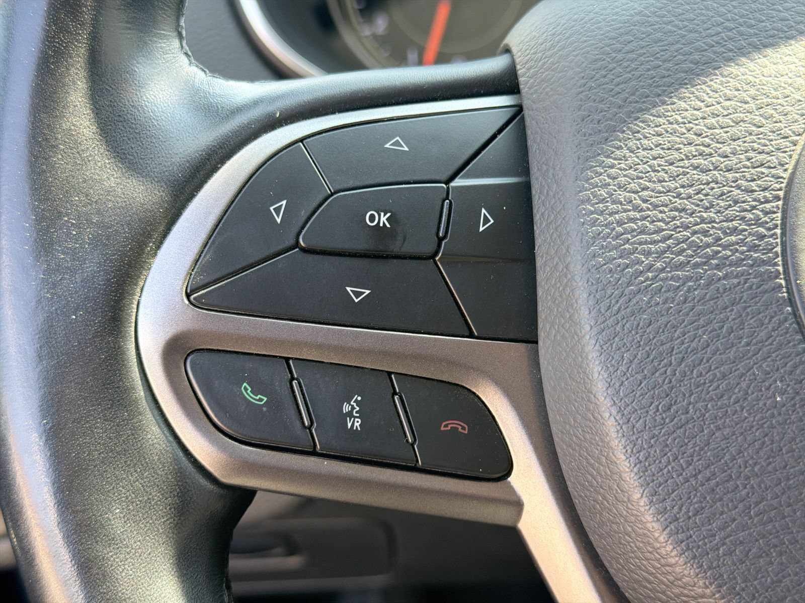 Used 2019 Jeep Cherokee Limited AWD/4WD image 27