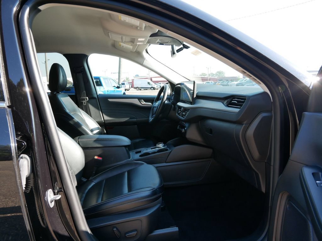 Certified 2024 Ford Escape Platinum AWD/4WD image 8