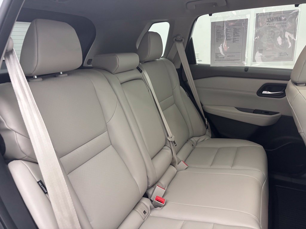 Used 2024 Nissan Rogue SV w/ SV Premium Package FWD image 43