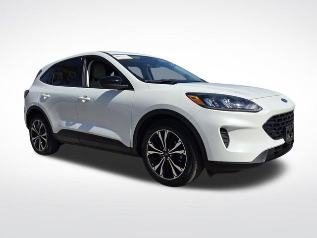 Certified 2022 Ford Escape SE w/ SE Sport Appearance Package image 7