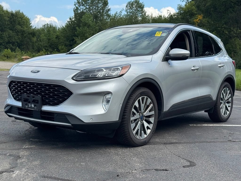 Certified 2020 Ford Escape Titanium AWD/4WD image 3