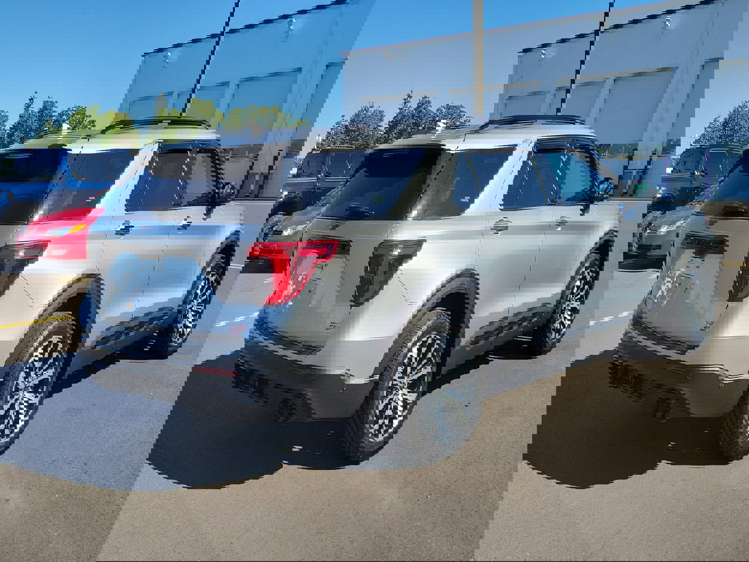 Certified 2020 Ford Explorer ST w/ Premium Technology Package image 3