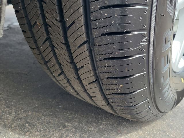 Used 2023 Chevrolet Equinox LT image 28