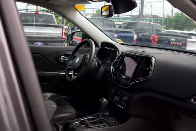 Used 2022 Jeep Cherokee Limited AWD/4WD image 32