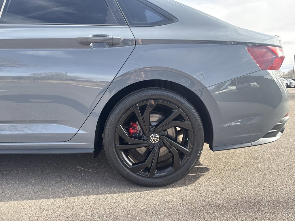 Used 2023 Volkswagen Jetta GLI Autobahn image 34