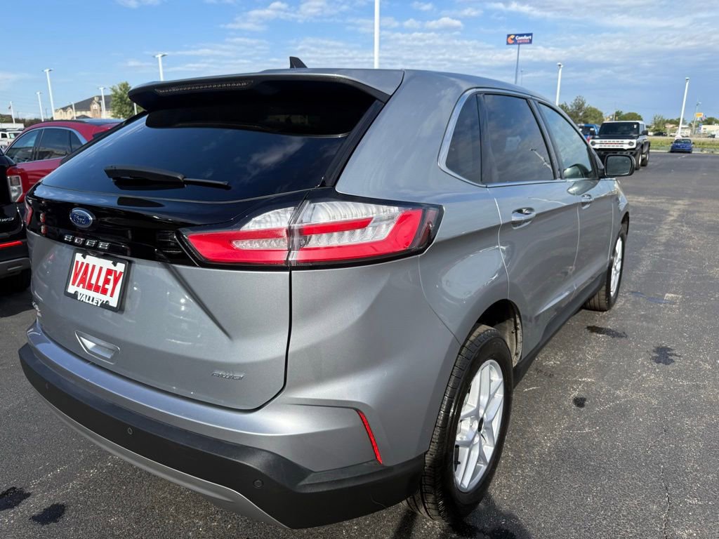 Certified 2023 Ford Edge SEL w/ Convenience Package AWD/4WD image 3