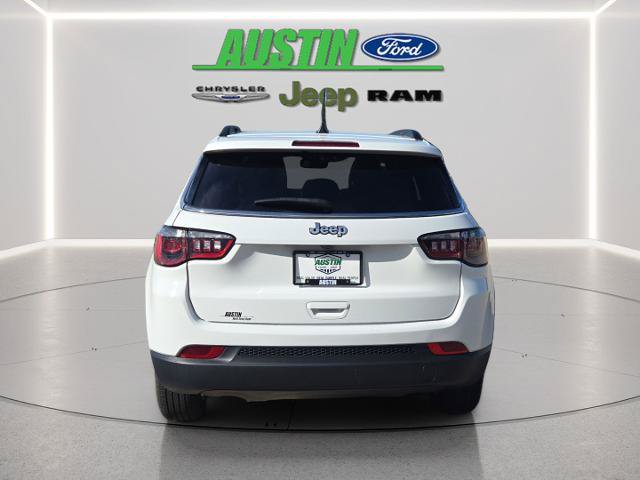 Used 2025 Jeep Compass Latitude w/ Sun & Sound Group AWD/4WD image 6