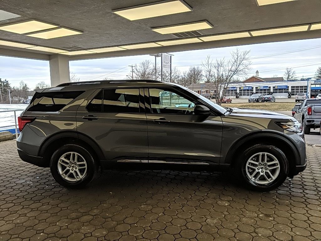 Certified 2025 Ford Explorer Active image 2