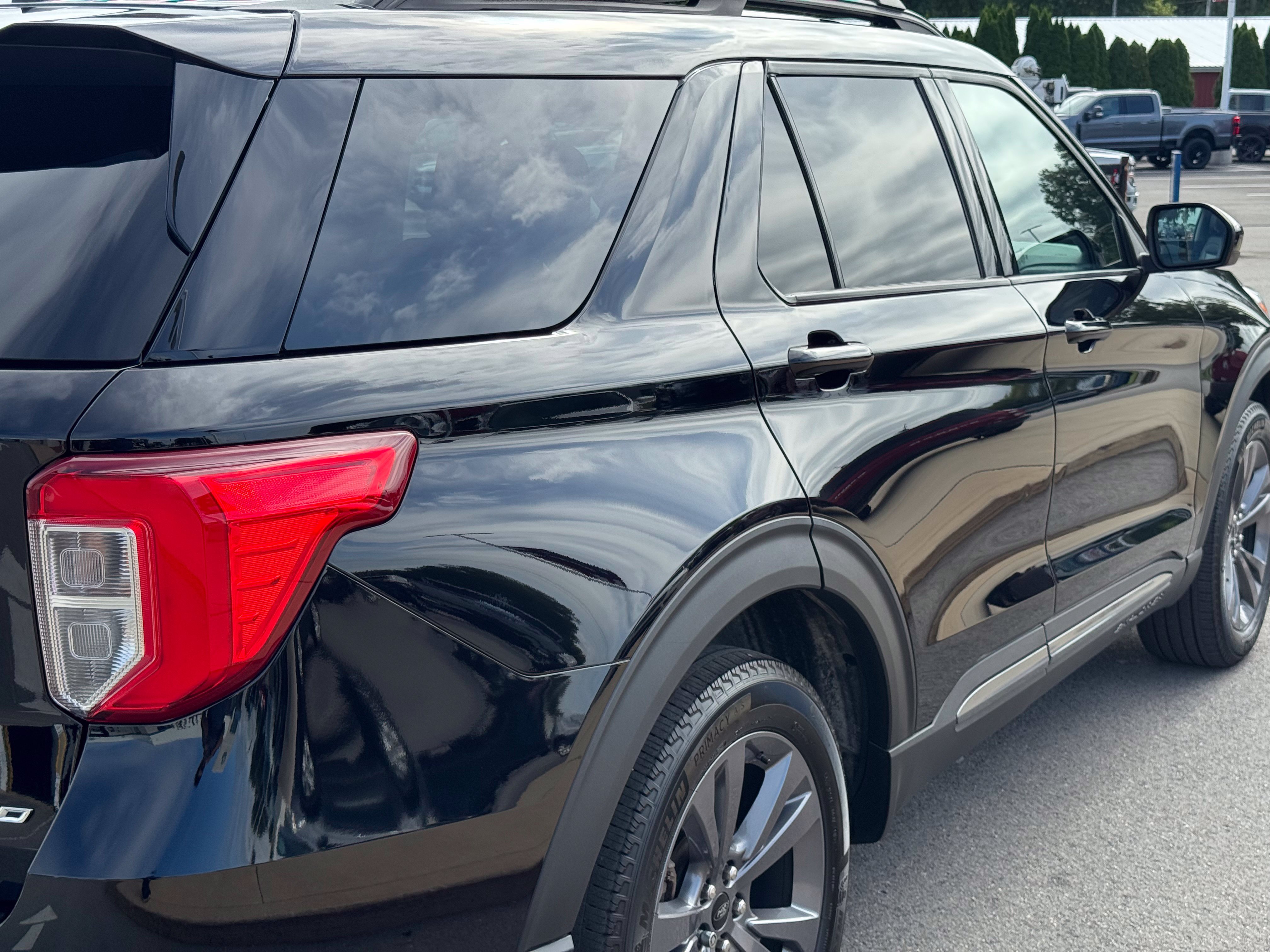 Certified 2024 Ford Explorer XLT w/ Equipment Group 202A AWD/4WD image 9