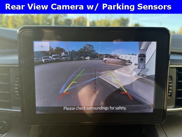 Certified 2022 Ford Explorer XLT w/ Equipment Group 202A image 12