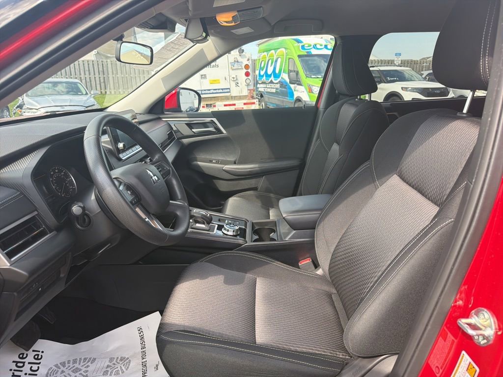 Used 2024 Mitsubishi Outlander ES AWD/4WD image 20