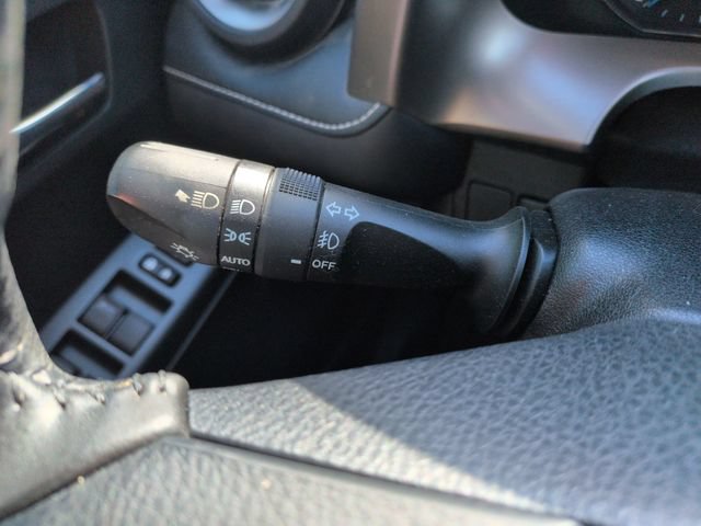 Used 2018 Toyota RAV4 XLE AWD/4WD image 36