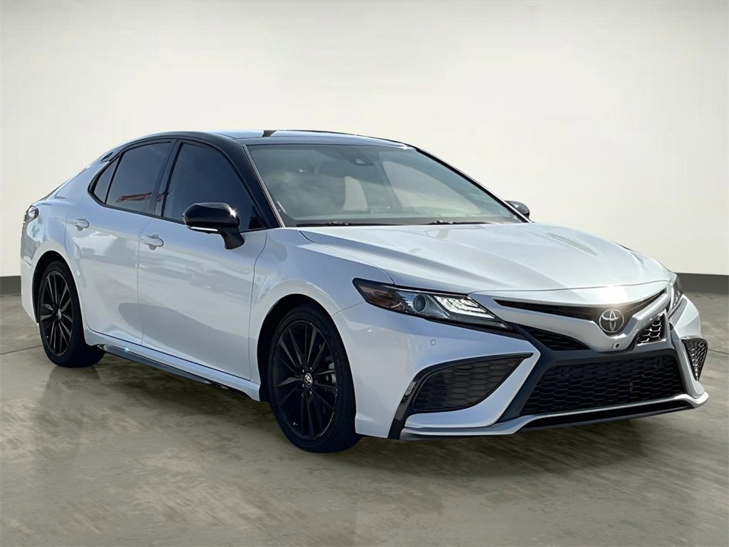 Used 2022 Toyota Camry XSE image 12