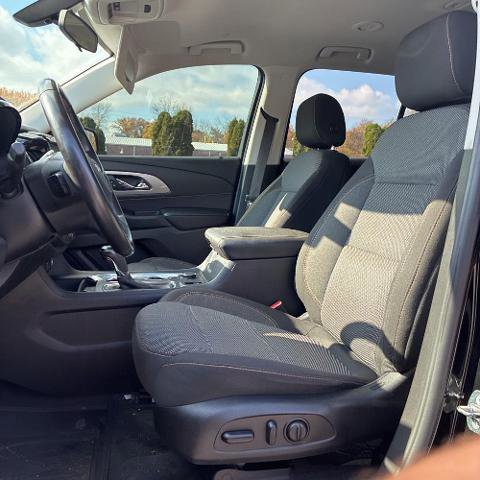 Used 2018 Chevrolet Traverse LT w/ LPO, Floor Liner Package image 16