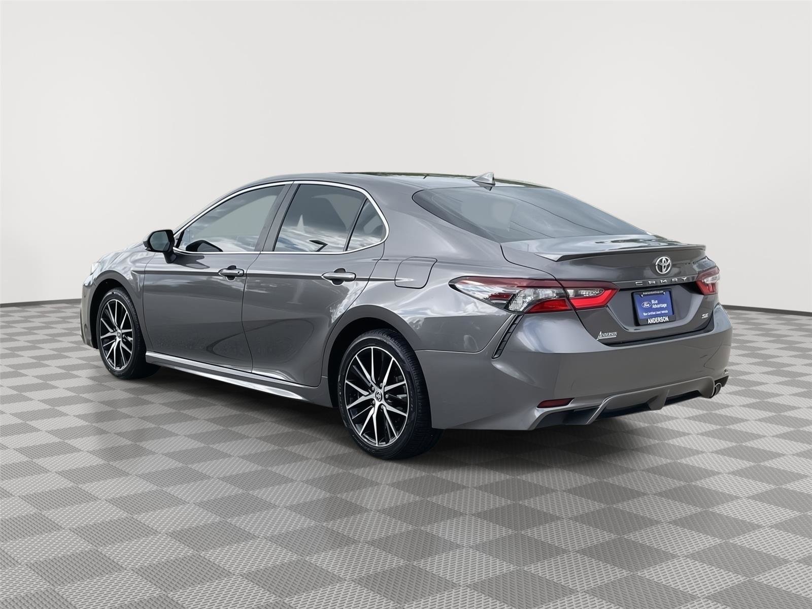 Used 2023 Toyota Camry SE w/ Convenience Package FWD image 9