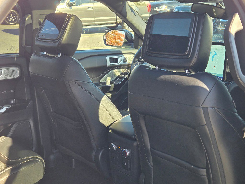 Certified 2022 Ford Explorer ST w/ ST Street Pack image 10