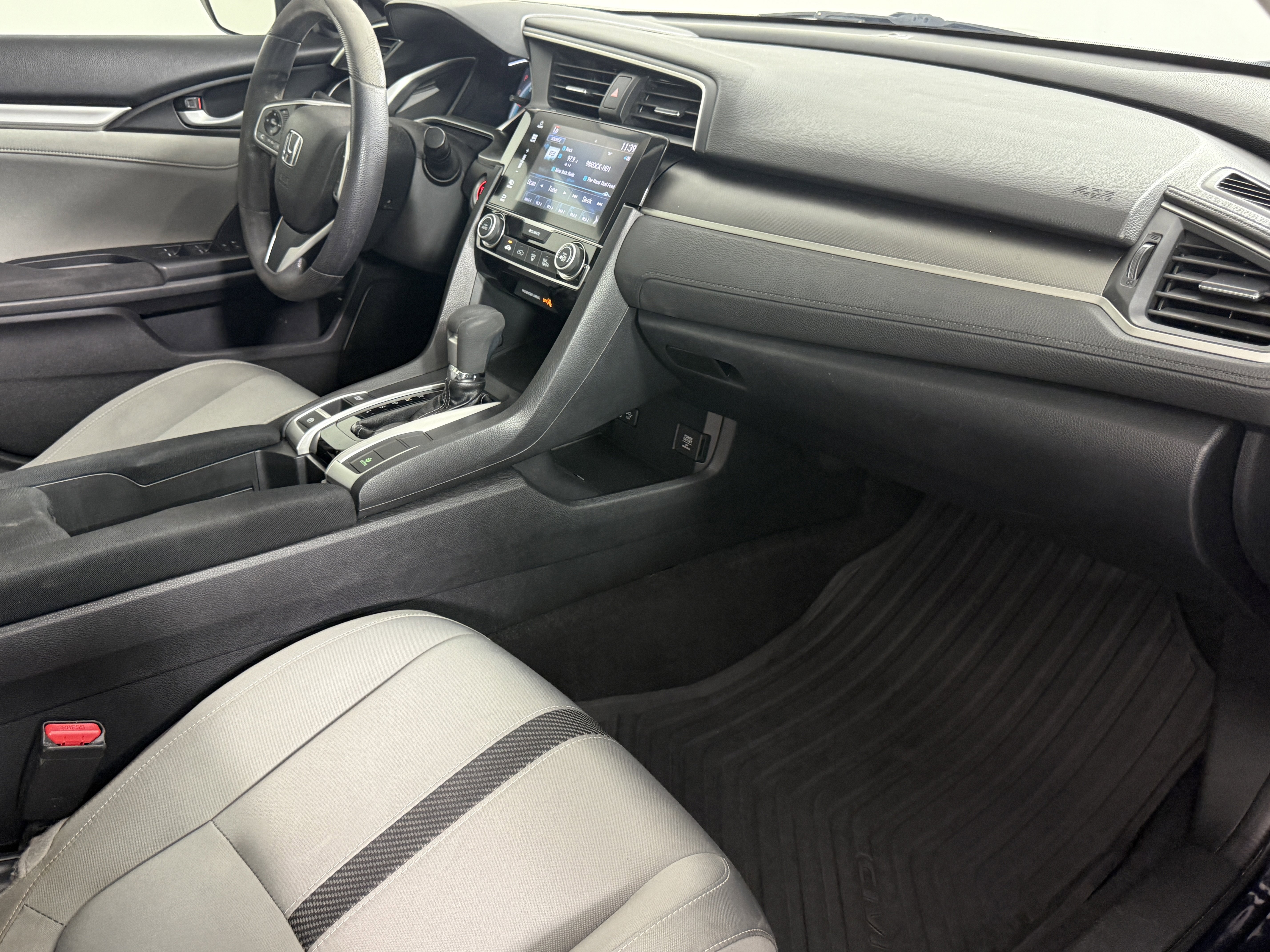 Used 2017 Honda Civic EX image 9