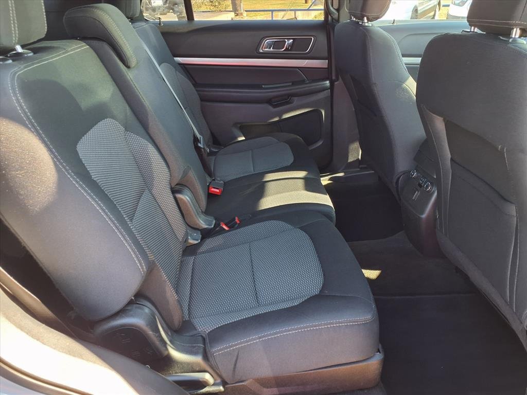 Certified 2018 Ford Explorer XLT w/ Equipment Group 201A image 28