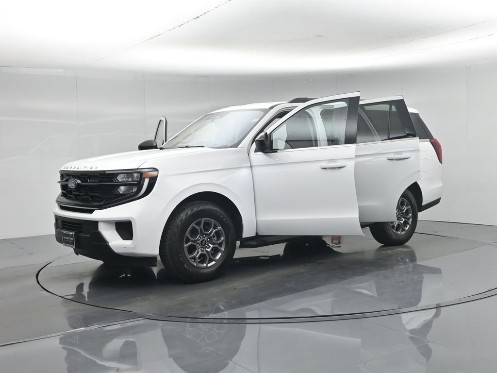 Certified 2025 Ford Expedition Active AWD/4WD image 35