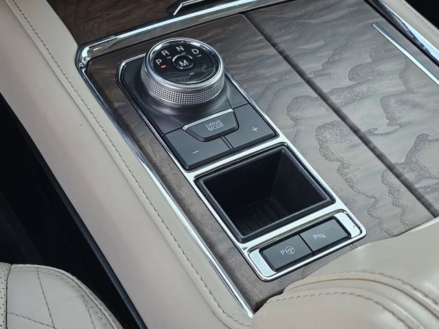 Certified 2021 Ford Expedition Max Platinum image 24
