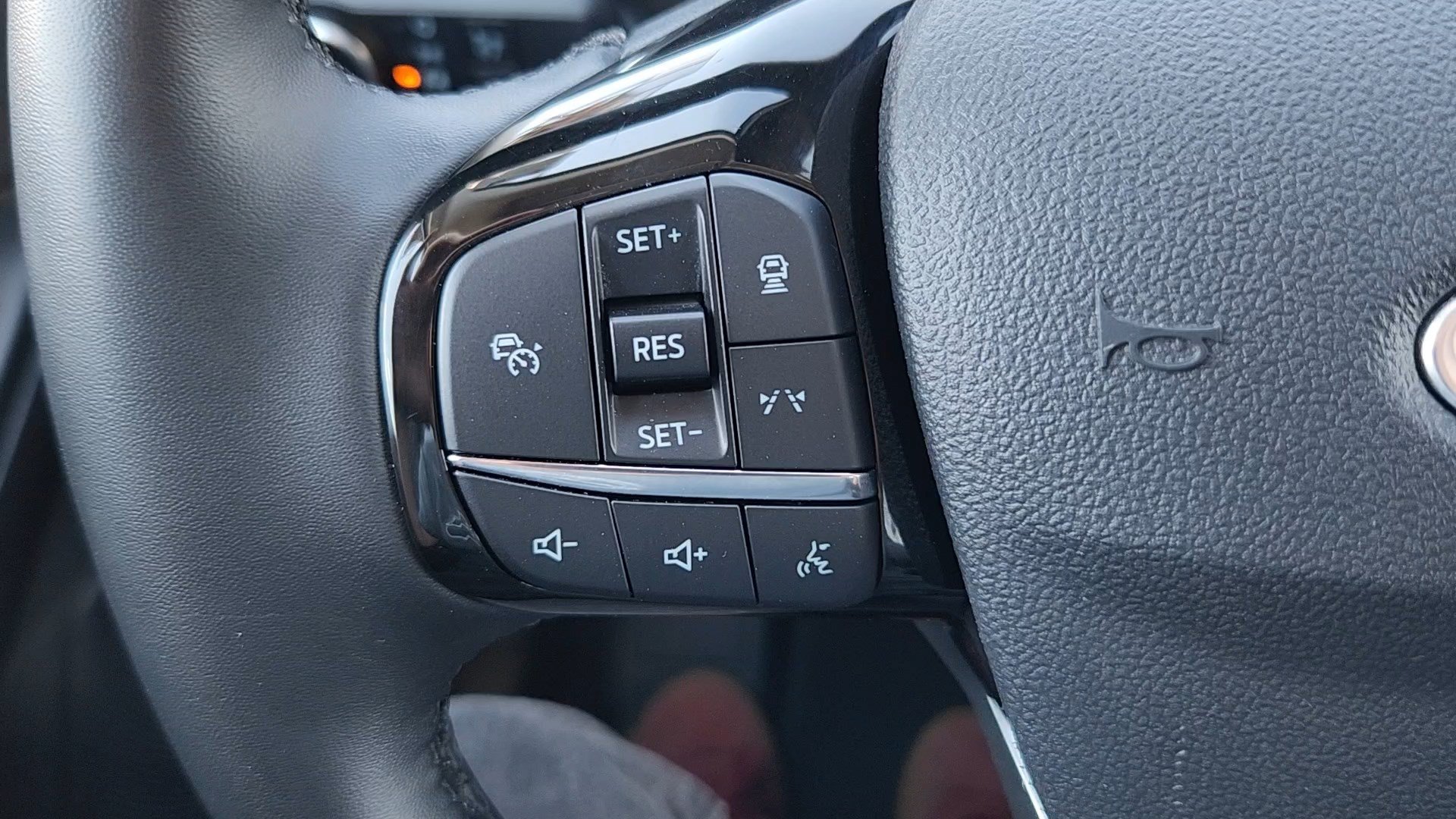 Certified 2025 Ford Escape Platinum AWD/4WD image 12