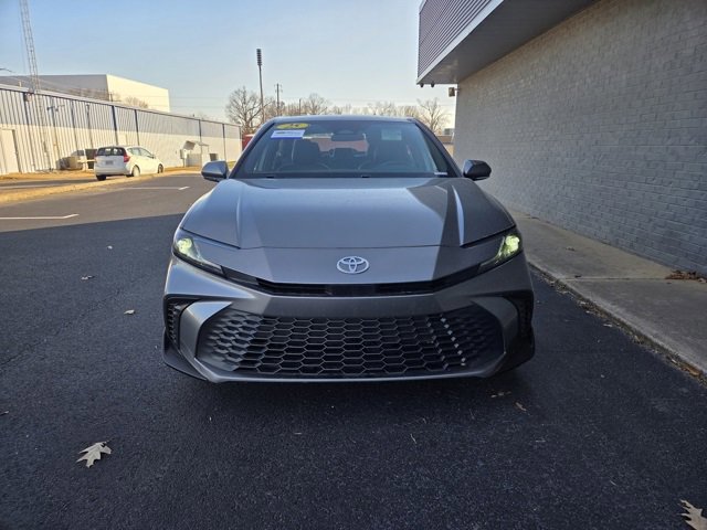 Used 2025 Toyota Camry SE image 9
