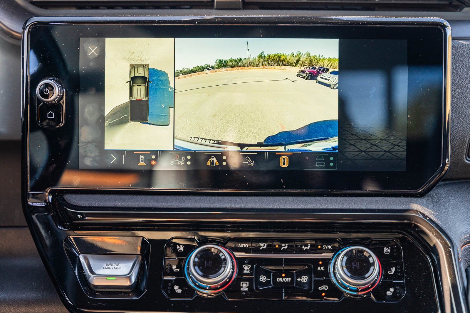 Used 2024 GMC Sierra 2500 AT4 w/ AT4 Premium Plus Package image 44